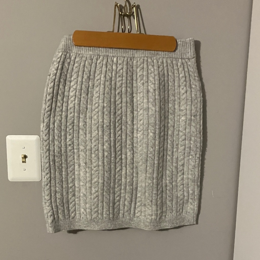 Express Gray Cable Knit Women Skirt Size Medium